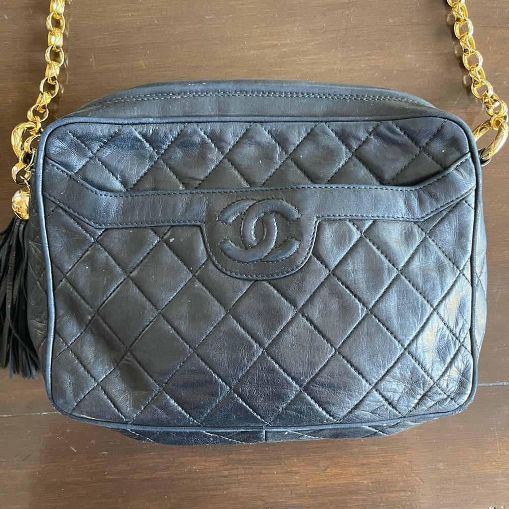 CHANEL DARK NAVY BLUE VINTAGE QUILTED CROSSBODY BAG